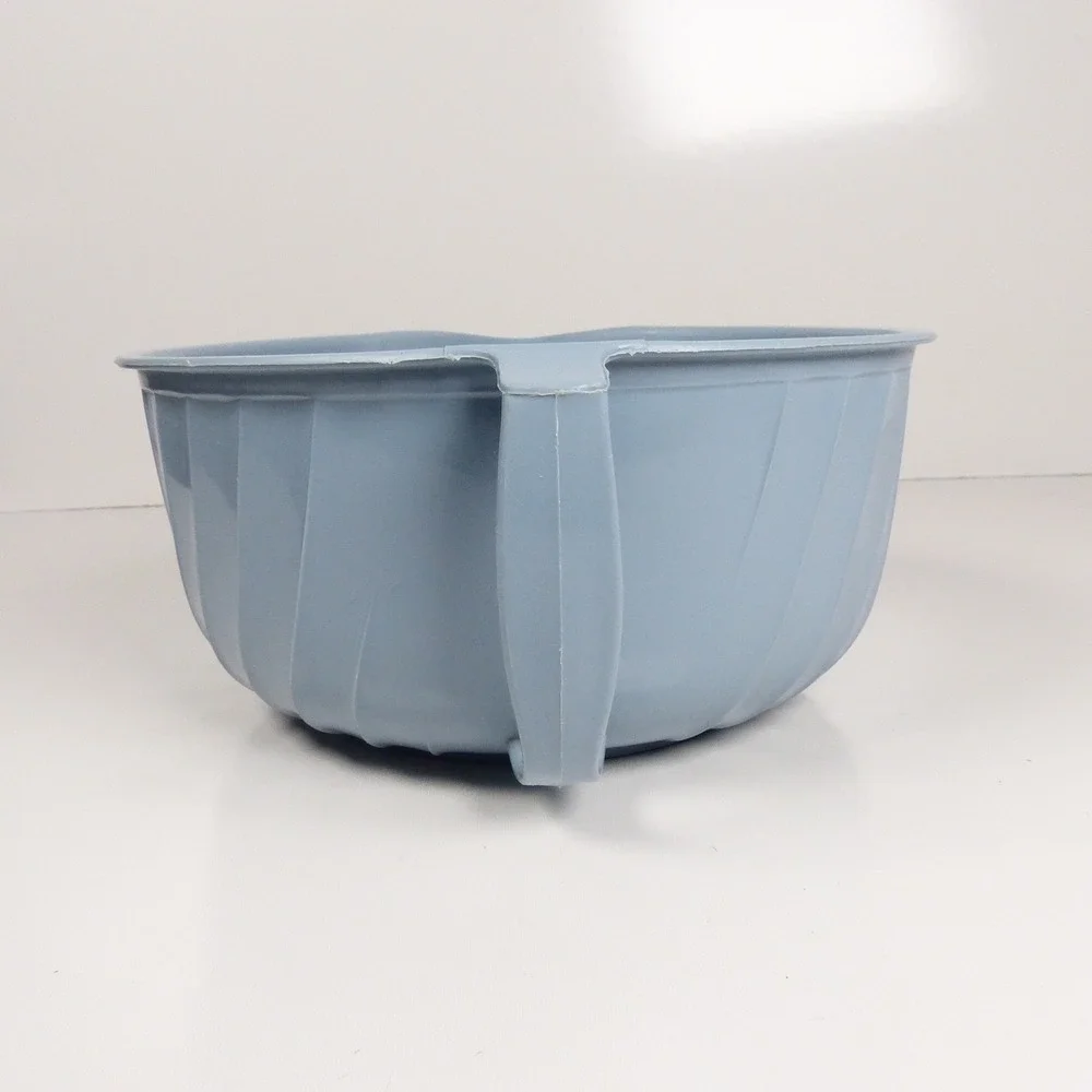 Vintage Shamrock Neatway Blue Swirl Mixing Bowl with Handle 2.5 Qt 10 Cups Retro